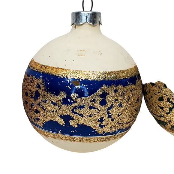 Pyramid Ornaments Rauch Satin Sheen Blue Red and Green 2.25" Vtg Lot of 3 - Picture 5 of 9